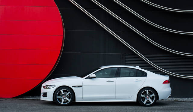 00303_jaguar_xe_180ps_diesel_r-sport Jaguar XE R-Sport|ジャガー XE R-スポーツ