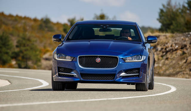 00211_jaguar_xe_240ps_ gas_at Jaguar XE R-Sport|ジャガー XE R-スポーツ