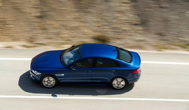 00212_jaguar_xe_240ps_ gas_at Jaguar XE R-Sport|ジャガー XE R-スポーツ