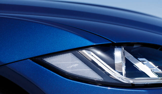 00215_jaguar_xe_240ps_ gas_at Jaguar XE R-Sport|ジャガー XE R-スポーツ