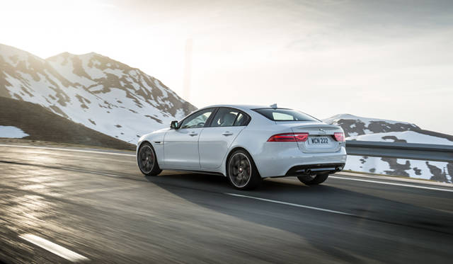 00307_jaguar_xe_240ps_s Jaguar XE S|ジャガー XE S