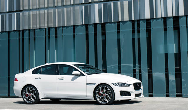 00310_jaguar_xe_240ps_s Jaguar XE S|ジャガー XE S