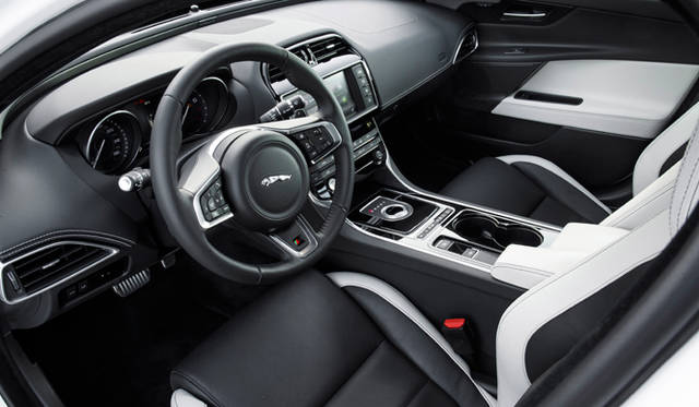 00312_jaguar_xe_240ps_s Jaguar XE S|ジャガー XE S