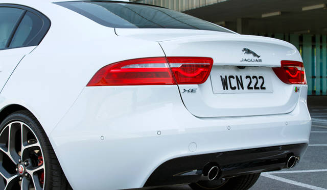 00317_jaguar_xe_240ps_s Jaguar XE S|ジャガー XE S