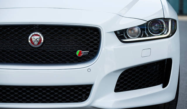 00319_jaguar_xe_240ps_s Jaguar XE S|ジャガー XE S