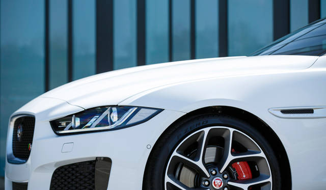00320_jaguar_xe_240ps_s Jaguar XE S|ジャガー XE S