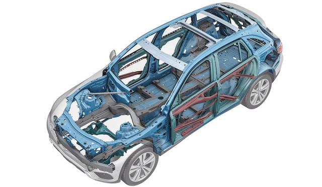 Mercedes-Benz GLC Class|メルセデス・ベンツ GLC クラス 083 アルミ、超高張力鋼鈑、高張力鋼鈑を複合的に利用することで、軽量化と剛性をたもったボディシェル構造