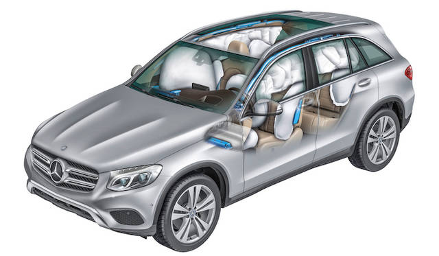 Mercedes-Benz GLC Class|メルセデス・ベンツ GLC クラス 085 運転席、助手席はもとより、サイドウィンドウ全体を覆うエアバッグも装備している