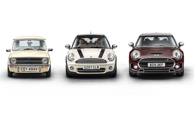 MINI Clubman|ミニ クラブマン 091 歴代クラブマン。左から、ミニ クラブマン エステート(1980)、MINI クーパーD クラブマン(2007)、そして今回のMINI クーパーS クラブマン