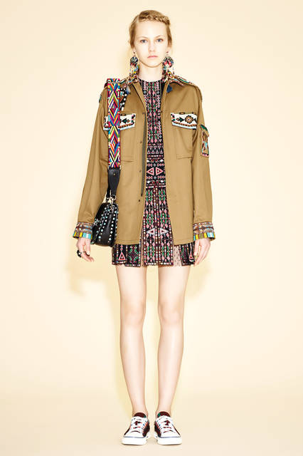VALENTINO_SPRING16_24
