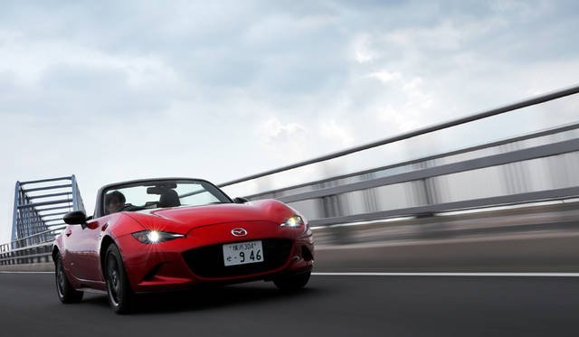 05_Mazda_Roadster