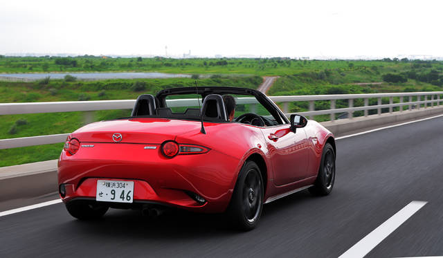 06_Mazda_Roadster
