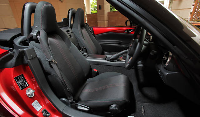 10_Mazda_Roadster