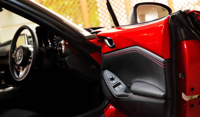 11_Mazda_Roadster