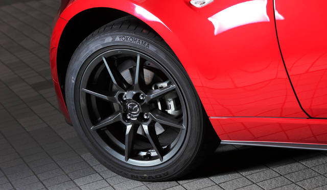 25_Mazda_Roadster