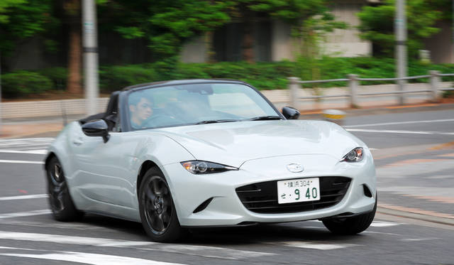 35_Mazda_Roadster