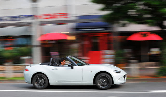 36_Mazda_Roadster