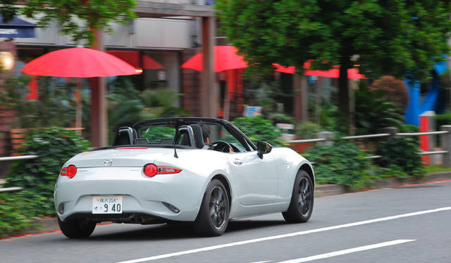 37_Mazda_Roadster
