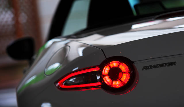 44_Mazda_Roadster