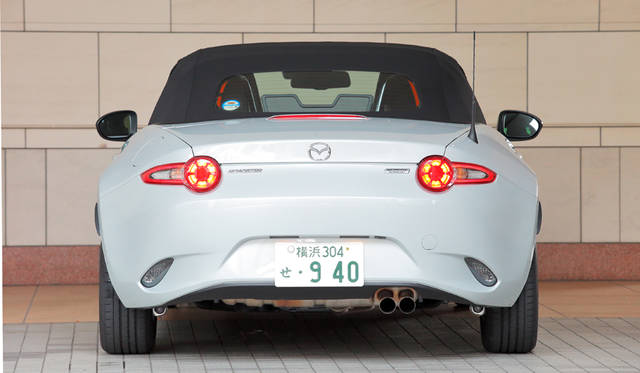 47_Mazda_Roadster
