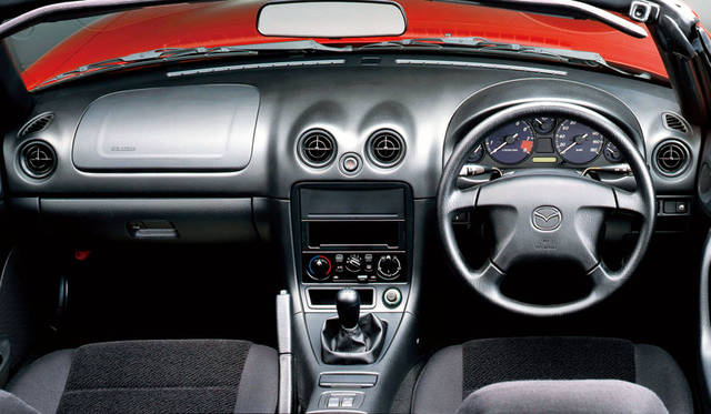 75_Mazda_Roadster