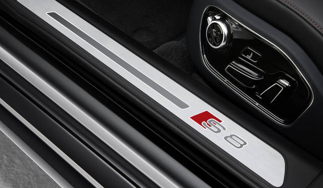 Audi S8 plus|アウディ S8 プラス 064