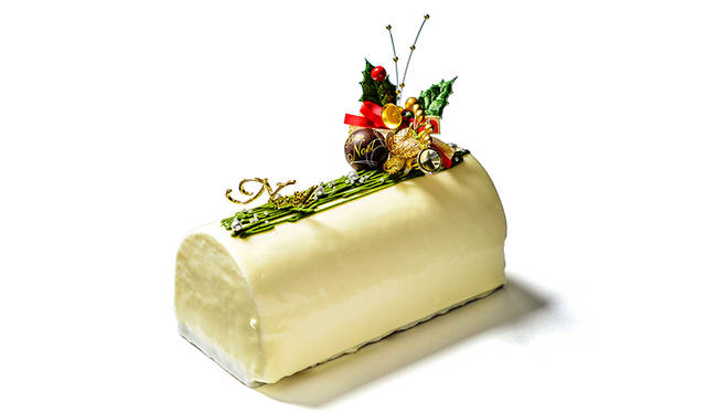 <h2 class="cnt_subtitle">GONTRAN CHERRIER｜ゴントラン シェリエ</h2>  抹茶ブリュレとフランボワーズジュレ、バニラ入りのムースショコラホワイトを重ねて、食感と香りを存分に堪能できるよう構成。土台にしっとりしたヴィスキュイショコラを敷き、カットした断面からはクリスマスカラーが覗く楽しいノエル。フランスで国民的人気を誇るブーランジェ・パティシエ（パン・菓子職人）、ゴントラン・シェリエ氏の感性が息づいた一品。  <br /> <br />   <strong>「ビュッシュ ショコラブラン」</strong><br /> 価格｜4212円（直径17センチ）<br /> 予約受付中<br /> 引渡期間｜12月23日（水）～25日（金）<br /> 引渡場所｜渋谷店、新宿サザンテラス店、日本橋店、仙台店、JR名古屋高島屋店、福岡パルコ店、ル フルニル ドゥ ゴントラン シェリエ（渋谷公園通り店）<br /> 予約方法｜電話、各店舗  <br /> <br />  <div class="article-contact">  <div class="article-contact-head">問い合わせ先</div>  <div class="article-contact-deta">  <p class="article-contact-name">ゴントラン シェリエ</p>  <p class="article-contact-tel">Tel. 03-5428-6038（ル フルニル ドゥ ゴントラン シェリエ）</p>  <p class="article-contact-url">http://gontran-cherrier.jp</p> </div>  </div>