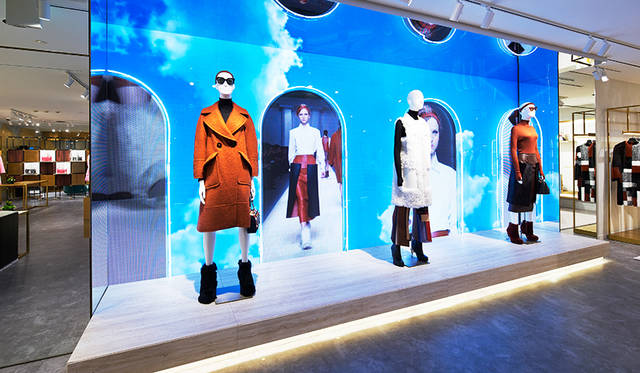 フェンディ 巨大ポップアップストアが銀座にオープン Fendi ギャラリー Web Magazine Openers ウェブマガジン オウプナーズ