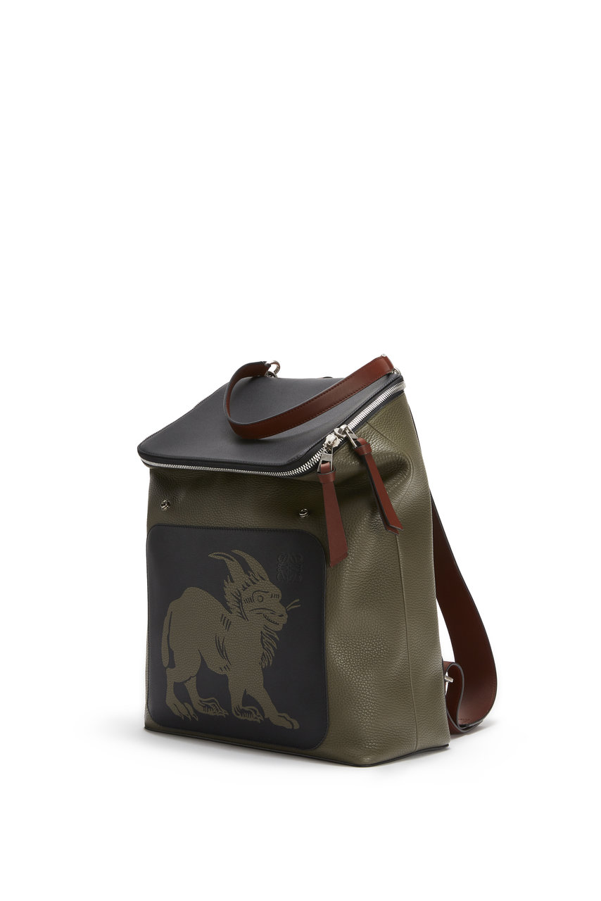 ロエベ、ウィリアム・ド・モーガンにインスパイアされたコレクション