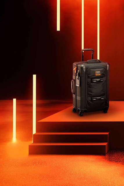 TUMI オレンジ キャリーケース 前面ポケット付き