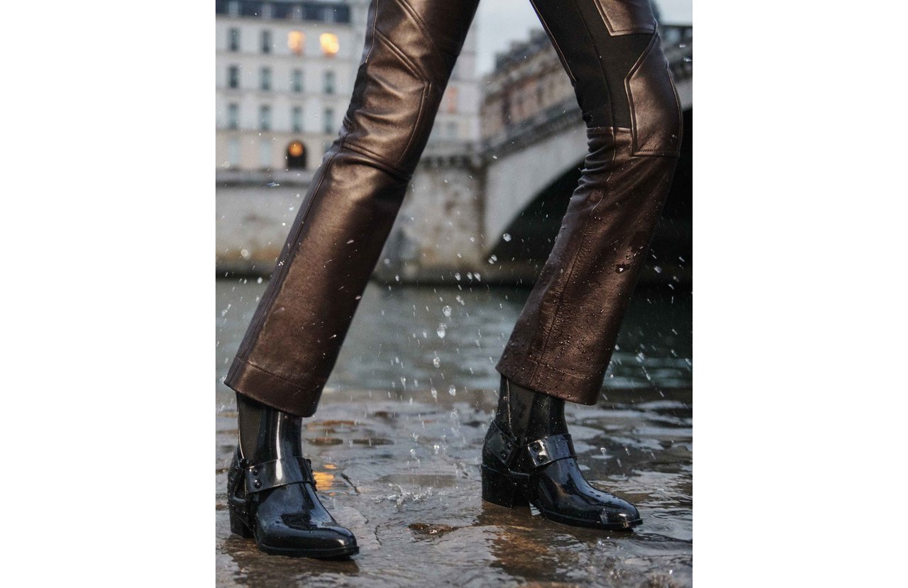 美品❣️雨靴、4、5回着用　ルイ・ヴィトン ルイ・ヴィトン新作レインシューズ、“モノグラム・フラワー