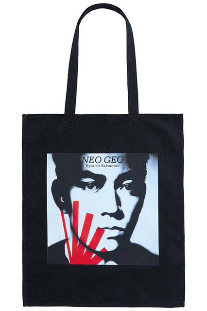 新品未使用　トートバック 坂本龍一　Ryuichi Sakamoto　会場限定 Amazon.co.jp: トートバッグ 坂本龍一 Ryuichi Sakamoto YMO