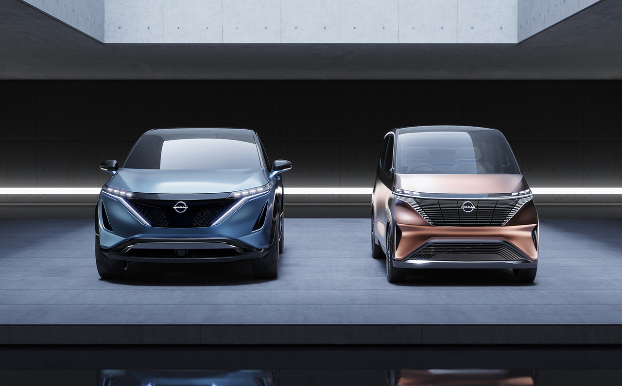 日産の未来のEVを提示する2台のコンセプトカーが東京モーター