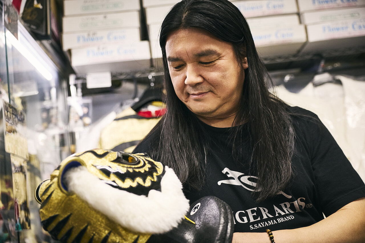 二代目タイガーマスク 初のオフィシャル・マーチャンダイズが