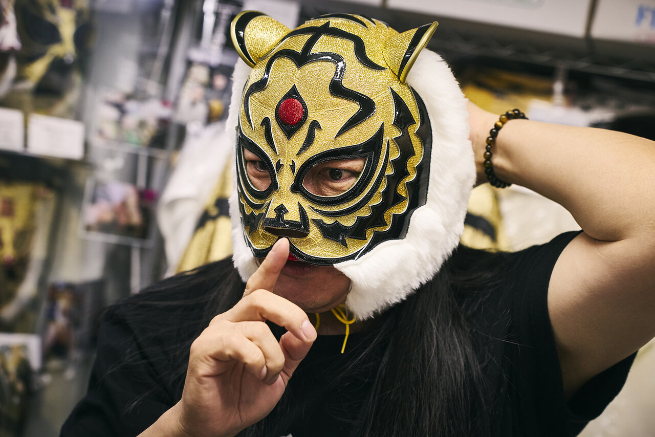 二代目タイガーマスク 初のオフィシャル・マーチャンダイズが