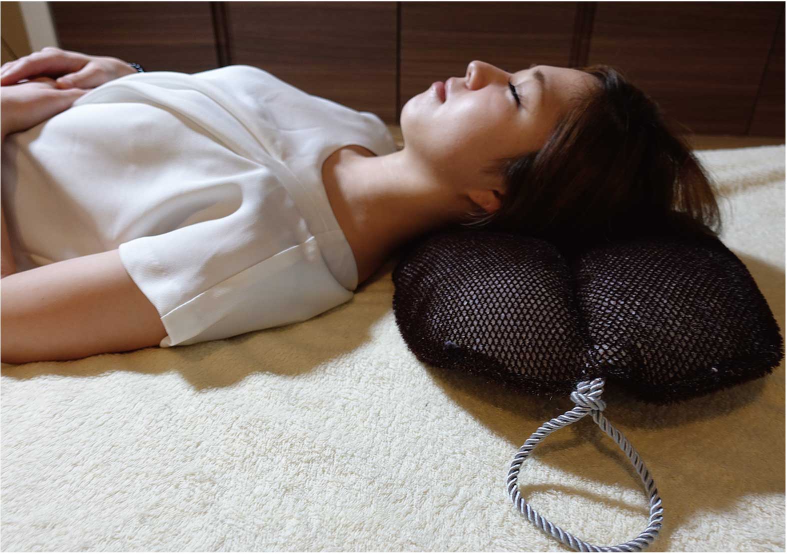 【商品開発】7か月で3万個を販売! 人気マッサージ店が開発した「睡眠用たわし」 (2018年1月号)