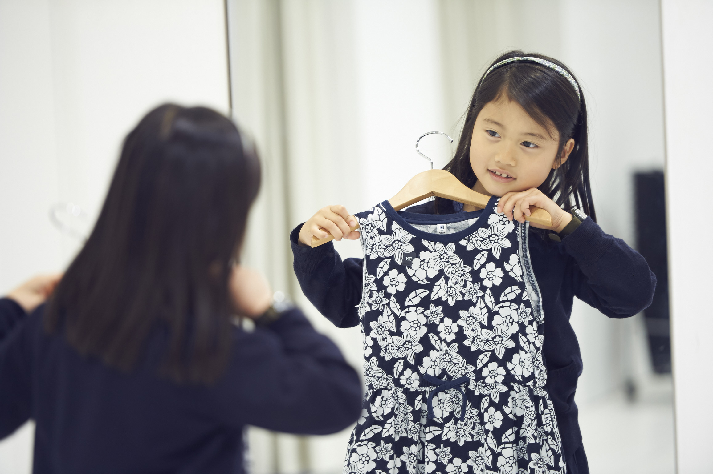 【特集】子どもが一人で服選びにチャレンジ!ユニクロの「はじめてのコーディネート体験」(2017年7月号)
