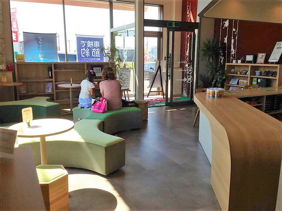 【業界・ターゲット・地域・海外】「寿命診断」で盛りあがるプラチナエイジの女子会/女性視点で改革を成功させた食品メーカーや車検工場…etc.(2017年8月号)