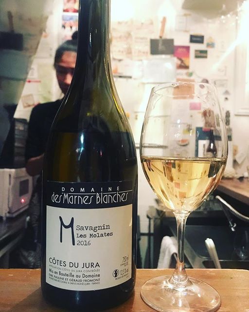 winy.tokyo on Instagram: “Savagnin Les Molates2016 / Domaine des Marnes Blanches (Géraud Fromont) - #Jura, #France (#Savagnin)  サヴァニャン ・レ・モラット 2016 / ドメーヌ…” (15154)
