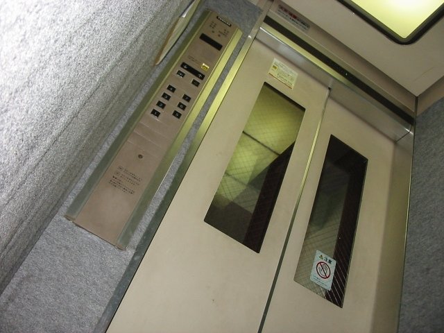 日立、建物内の非接触での移動・生活を実現する「タッチレスソリューション」の展開を発表