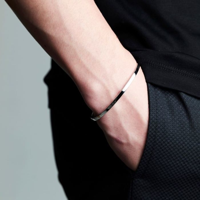 4℃ HOMME+のバングル