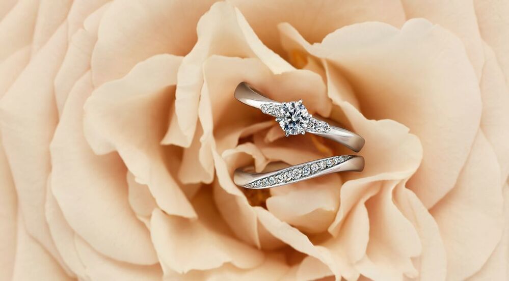 ４℃のダイヤモンドの婚約指輪と結婚指輪