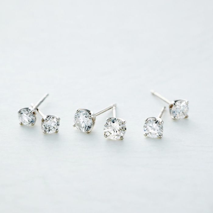 ４℃の一粒ダイヤピアス