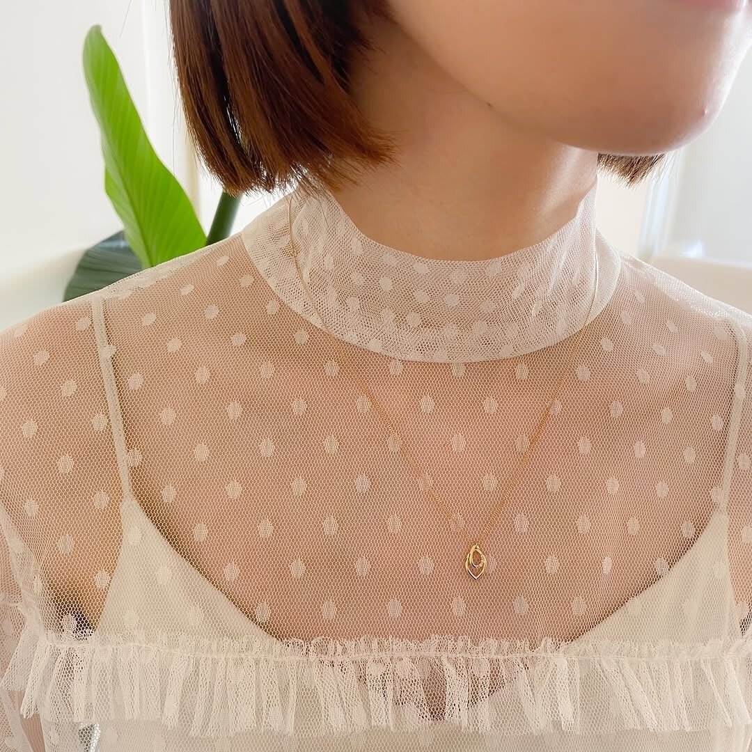 大人可愛いコーディネートのポイントとは？合わせたいおすすめジュエリーも紹介