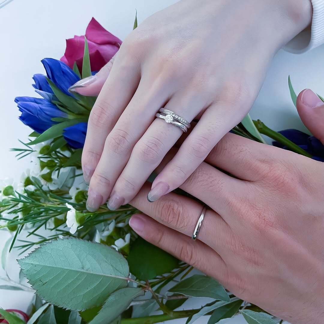婚約の挨拶をするタイミングとは？マナーを守った服装とジュエリーで好印象に