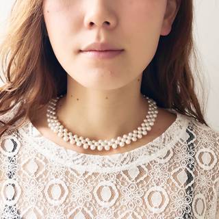 大小の淡水パールを贅沢に使用した、存在感のあるネックレ...