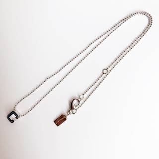 有名ブランドCOACHが製造したネックレスは、シックで...