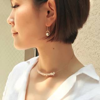 顔周りの印象をパッと華やかにしてくれるピアスです。サー...