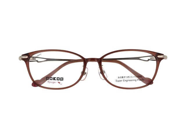 顔まわりに華やかさを添えるピンクのメガネ。口紅のように表情を華やかに見せるカラーと、天地浅めのボストンシェイプが上品な印象を演出します。軽量で扱いやすいスーパーエンジニアリングプラスチックを採用し、肌になじむ『すべすべパッド』で快適なかけ心地を実現。日常でも自分らしいおしゃれを楽しめるデザインです。