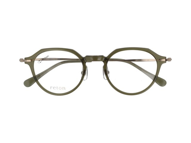 落ち着いたカーキが品のあるスタイルを引き立てる1本。透明感のあるトロガミド素材が艶やかな表情をつくり、彫金テンプルの美しいラインが上質感をプラスします。軽さとかけ心地にこだわった日本製フレームで、オンでもオフでも使いやすい都会的なクラシックデザインです。